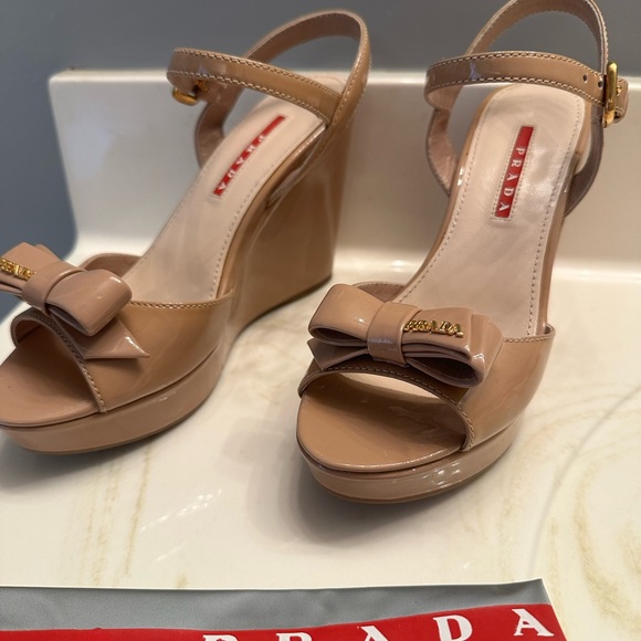 Prada Nudo Patent Leather Bow Wedge Sandals - NIB 35 - Picture 8 of 9